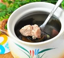 Pork Shank and Kelp Soup