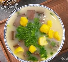 Old Duck Blood and Tofu Soup