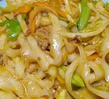 Stir-Fried Beef with Knife-Cut Noodles