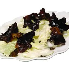 Black fungus stir-fried with Chinese cabbage