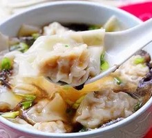 Sour Cabbage Soup with Pork Dumplings