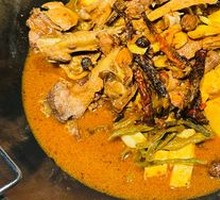 Stewed Goose in Iron Pot