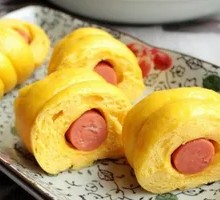 Pumpkin Hot Dog Roll