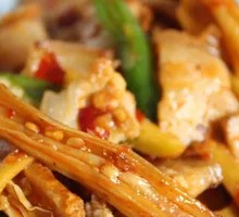 Fried Tofu Skin with Shredded Pork