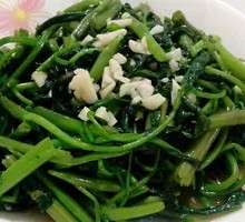 Garlic Stir-Fried Water Spinach
