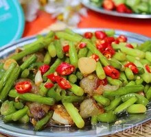 Stir-fried Garlic Shoots with Preserved Pork
