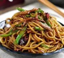 Stir-Fried Pork with Green Pepper Noodles