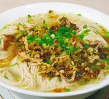 Pickled Cabbage and Pork Noodles