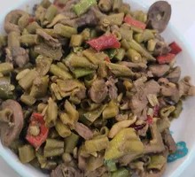 Sour Cowpea Stir-fried Chicken Offal