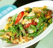 Egg with Green Chili