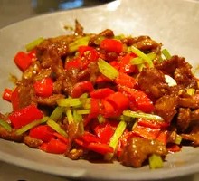 Stir-Fried Beef with Yellow Onion