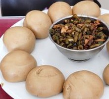 Sauce-Flavored Steamed Corn Buns