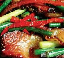 Fragrant Tofu and Preserved Pork in Wooden Bucket Rice