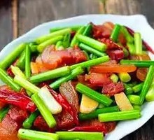 Braised Garlic Shoots with Preserved Meat