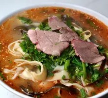 Pickled Vegetable Braised Beef Noodle Soup