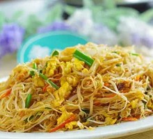 Sour Pickled Bean Stir-Fried Pork and Egg Fried Rice Noodles