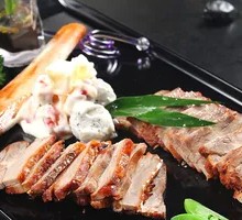 Charcoal-Grilled Beef Ribs