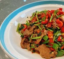 Stir-Fried Beef with Yellow Onion