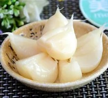 Sweet Pickled Garlic