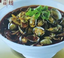 Sizzling Squid and Clam Rice Noodles