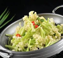 Spicy Stir-Fried Organic Cauliflower