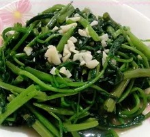 Garlic Stir-Fried Water Spinach