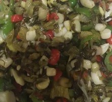 Pickled Cabbage and Bamboo Shoots with Shredded Pork in a Wooden Bucket Rice