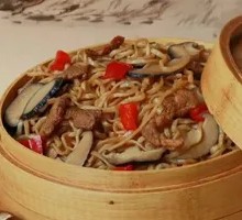 Spicy Mushroom Stir-Fried Noodles