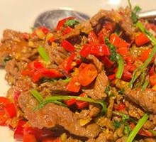 Stir-Fried Beef with Yellow Onion