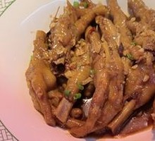 Braised Chicken Feet in Meat Sauce