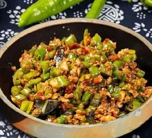 Minced Pork with Green Pepper and Century Egg Stir-fry