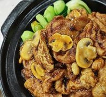 Oil-Fried Gluten with Two Mushrooms