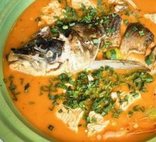 Sauce-Braised Fish Head with Three Fresh Ingredients