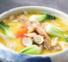 Seafood Dumpling Noodles