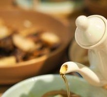 Fragrant Tofu and Leek Stir-Fry with Pork Strips