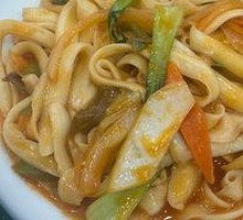 Stir-Fried Beef with Knife-Cut Noodles