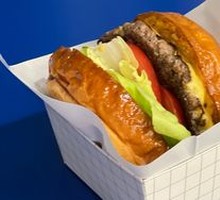Classic Beef Cheeseburger