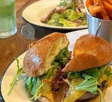 Black Pepper Beef Burger