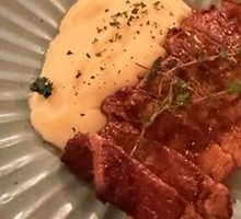 Argentine Sirloin Steak with Mashed Potatoes