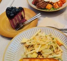 Pan-seared Salmon with Broccoli and Pumpkin Sauce Salad