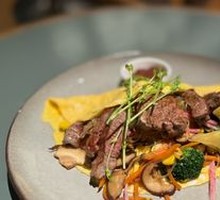 Pan-Fried Beef and Vermicelli Asian Rolls