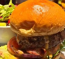 Juicy Cheese Beef Burger