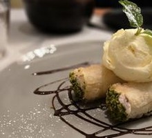 Sicilian Cannoli Roll