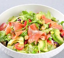 Smoked Salmon Garden Salad