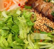 Special Grilled Pork Neck with Lemon Noodles