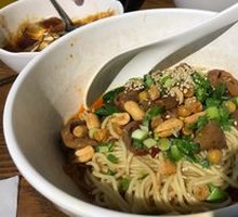 Secret-Recipe Intestine Noodles