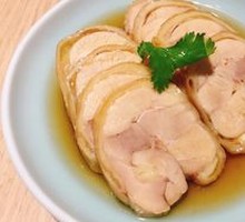 Wine-Flavored Chicken Rolls