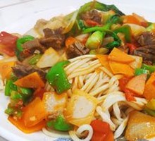 土豆烧牛肉盖浇面