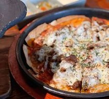 Korean Thin-Crust Beef Pizza