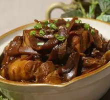 Braised Pork with Water Bamboo